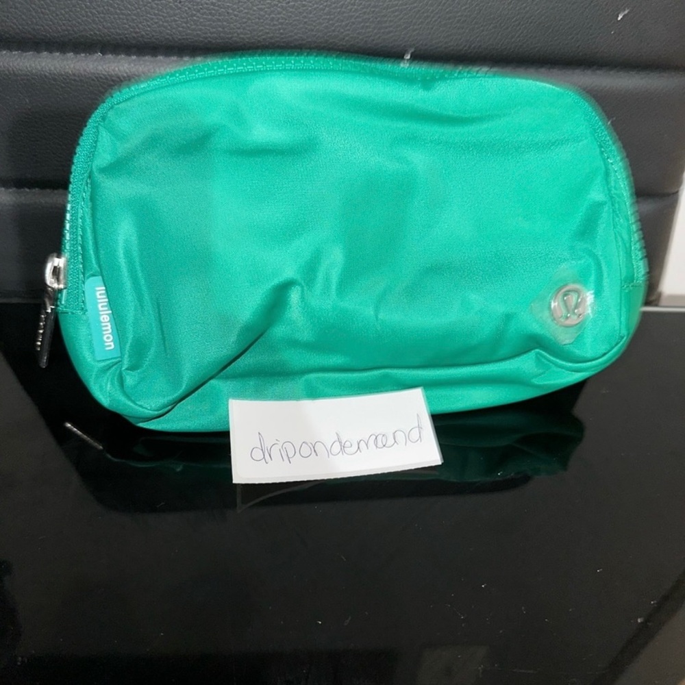Lululemon Everywhere Belt Bag 1L- Emerald Ice - Picture 2 of 8
